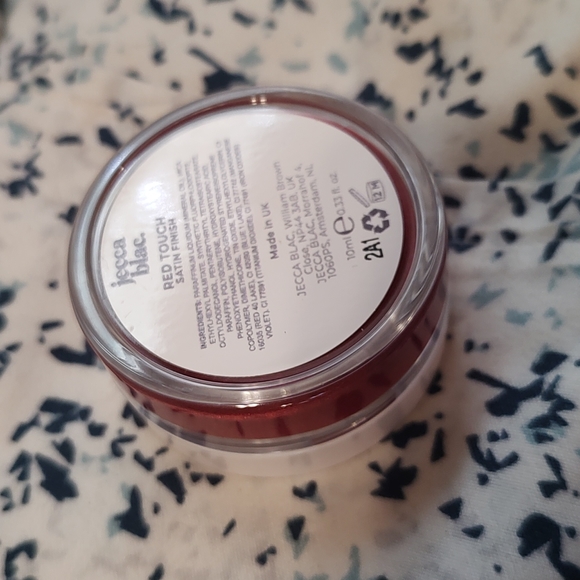 Red touch - Picture 5 of 5